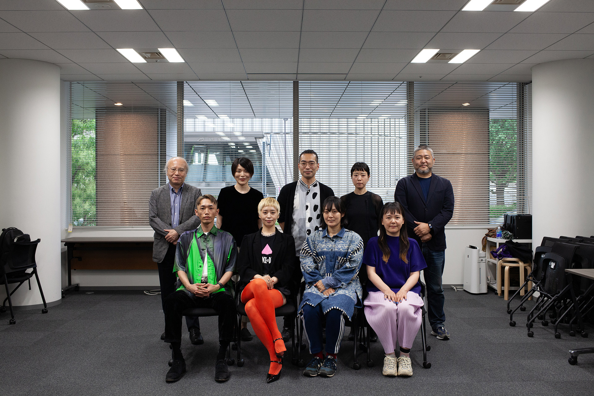 All participants gathered for a group photo